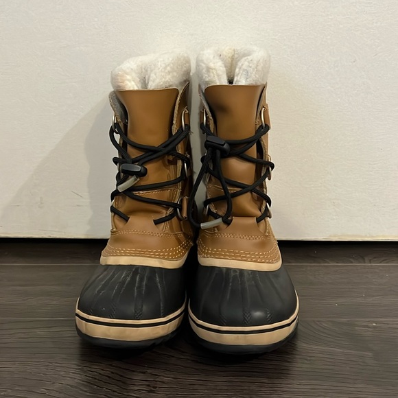 Sorel Caribou snow boots - Picture 1 of 3
